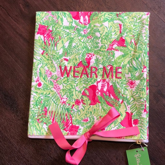 NWT Lilly Pulitzer Wash & Wear bag Backyard Safari - Picture 2 of 4